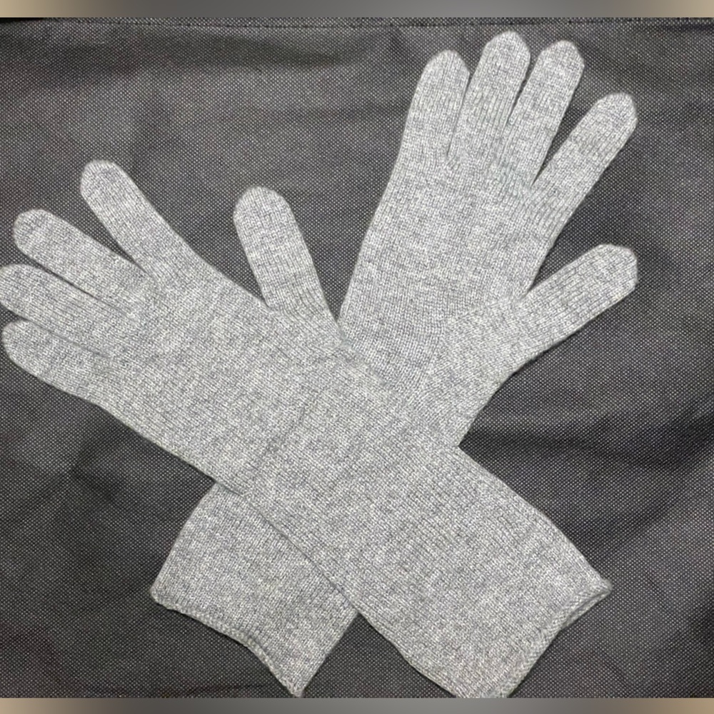 arch4 London luxury gray 100% cashmere gloves midi length new in package